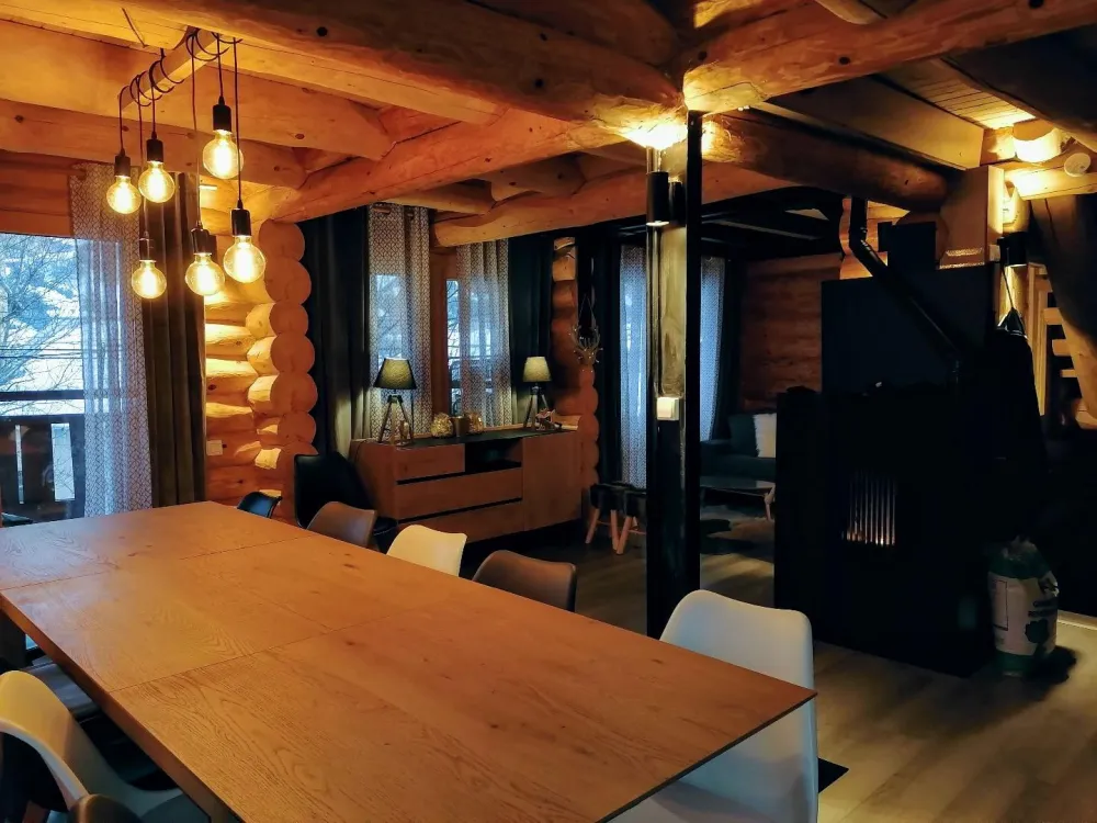 Le zen : grand chalet familial en rondins, moderne et cosy, 2 ou 3 familles; 12 couchages