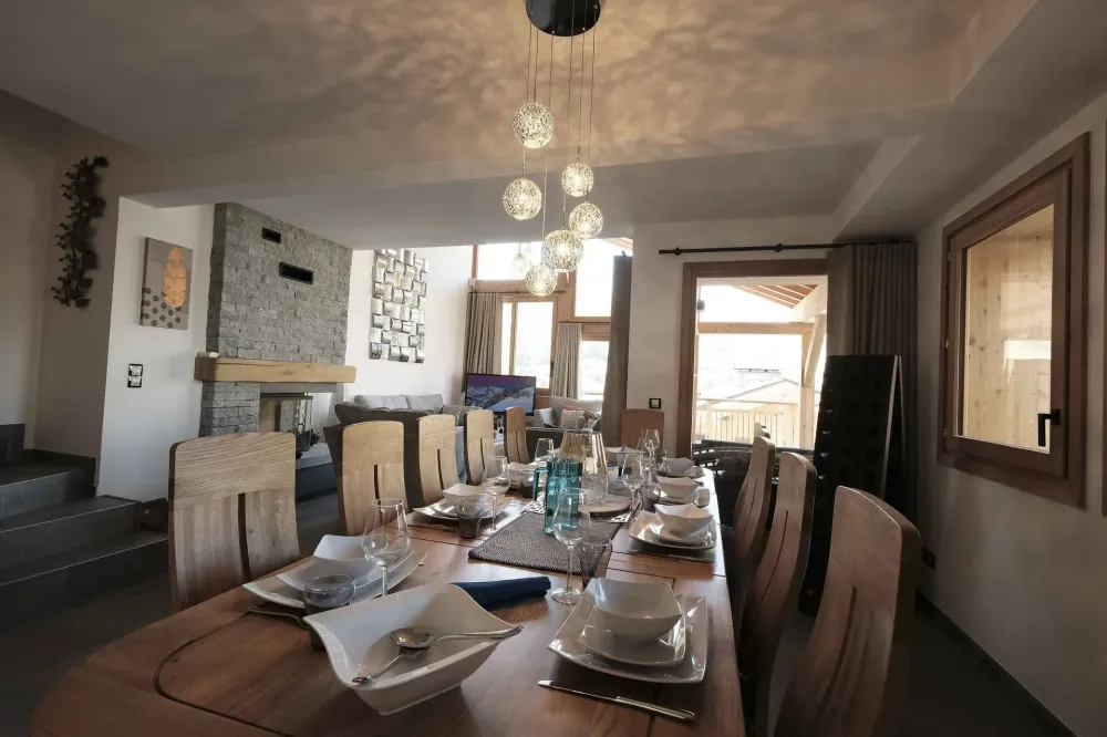 Chalet tawny