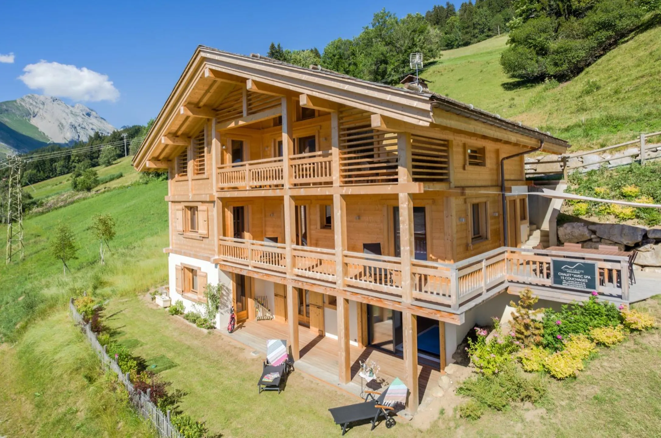 Chalet Celeste en été au sein des alpages 