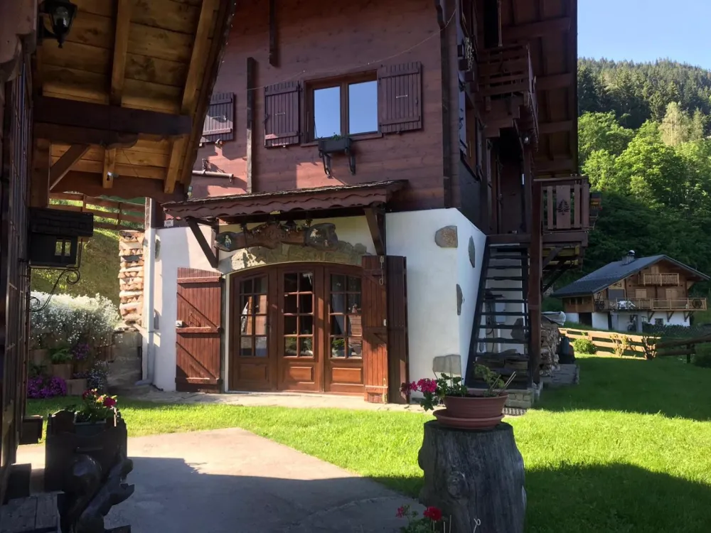 Chalet le Corti Crest-Voland Cohennoz, entrée gîte