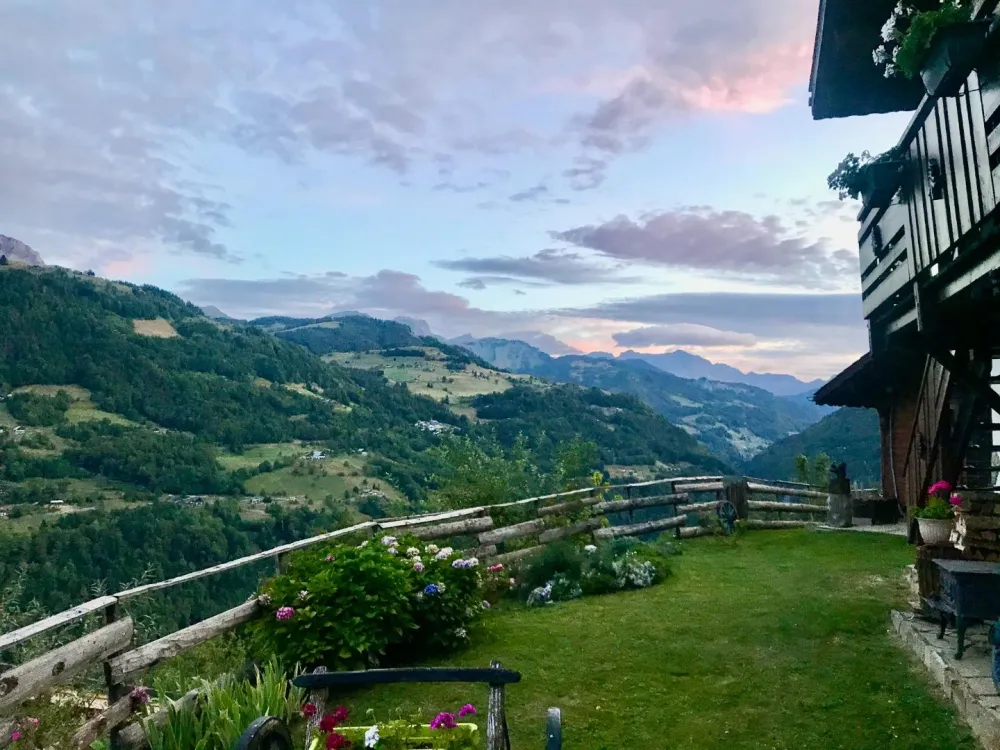 Chalet le Corti Crest Voland Cohennoz, vue massif des Aravis