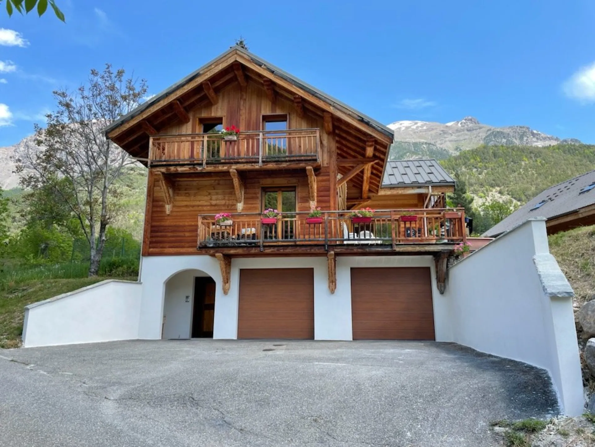 Chalet julie- très beau chalet à proximité du centre du village de vallouise