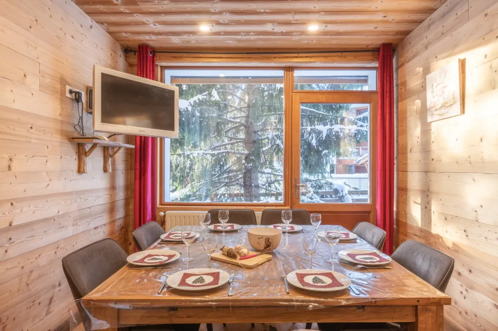 Chalet alpe d'huez à 1850 m 8 p- 3 chambres-3 salle d'eau-local à ski