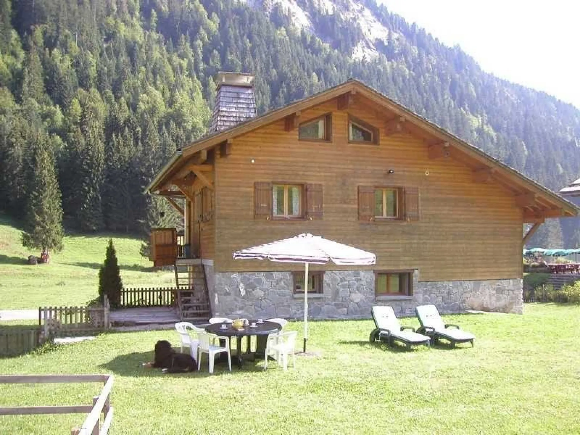 Capacité jusqu'à 8 pers - à 5 min des télécabines – appartement dans chalet - navette gratuite au pied du chalet