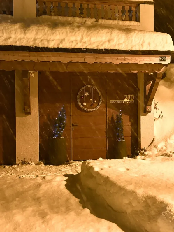 Chalet savoyard cosy • ski, jacuzzi & parkings ****