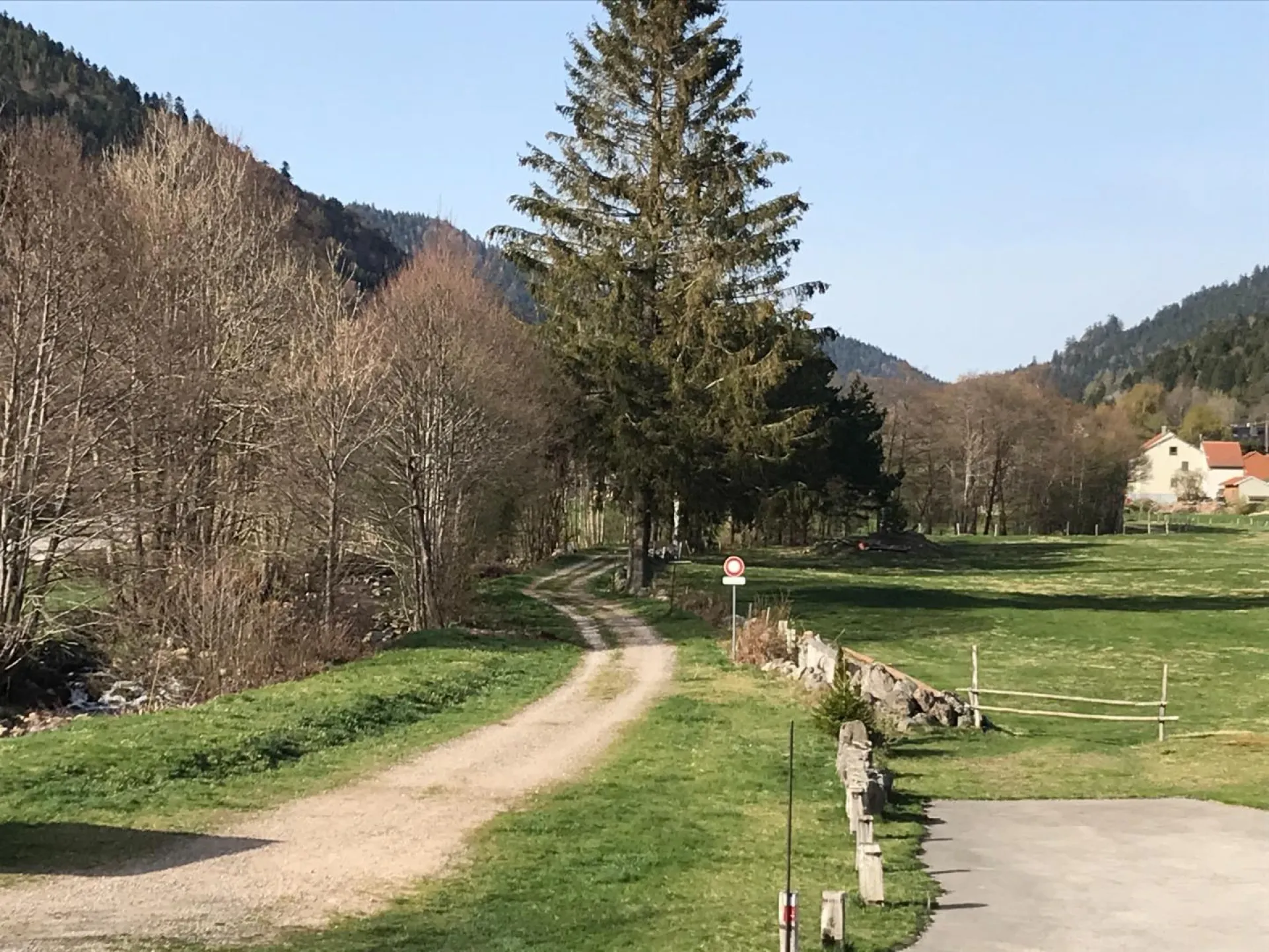 Hiking trail and mountain bike circuit on site