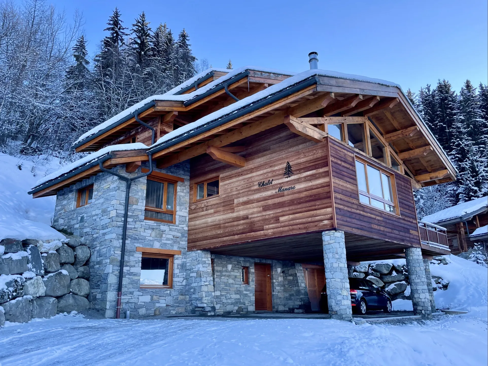 CHALET  MANARO
       ARC 1800