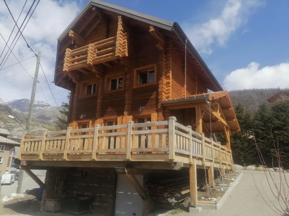 Chalet vue de face exposition sud Ouest