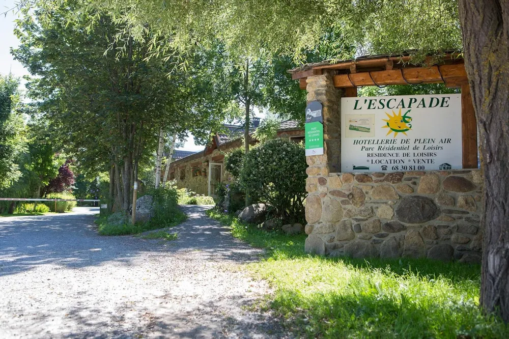 Parc Résidentiel de Loisirs L'Escapade, locations de vacances de 2, 3 ou 7 nuits minimum suivant la période. Ouvert en toutes saisons.
