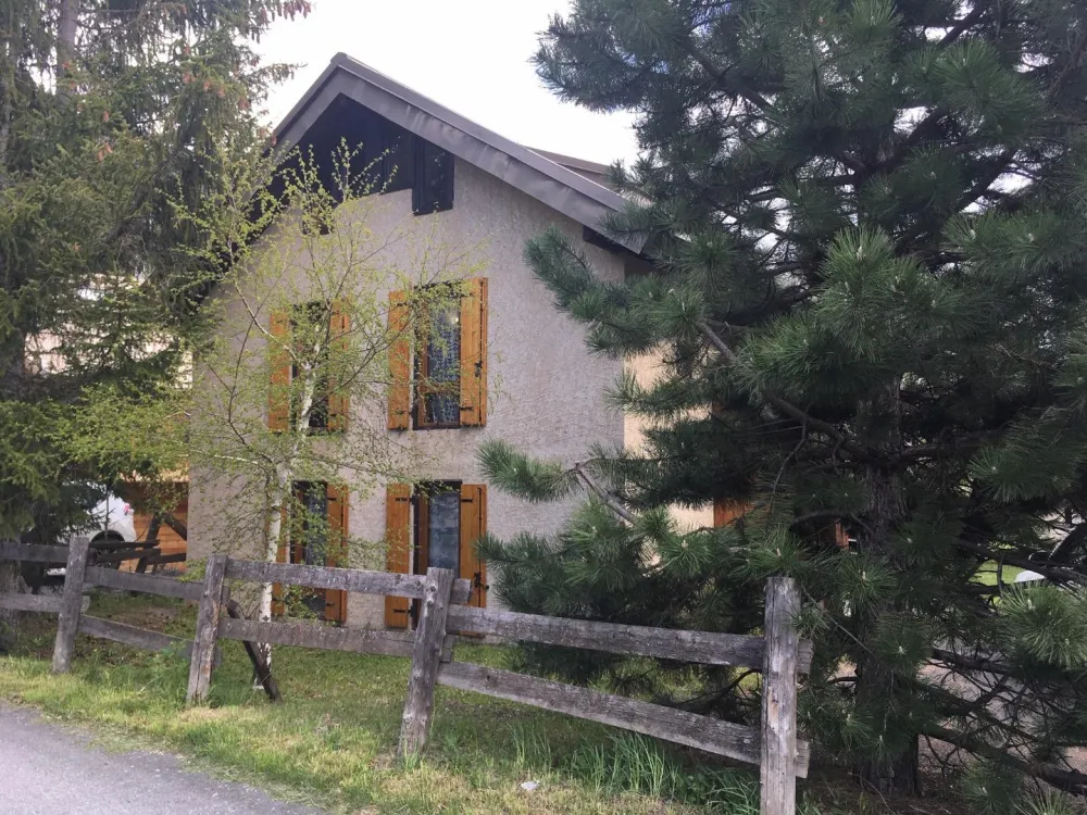 façade sur le chemin des Preynas 