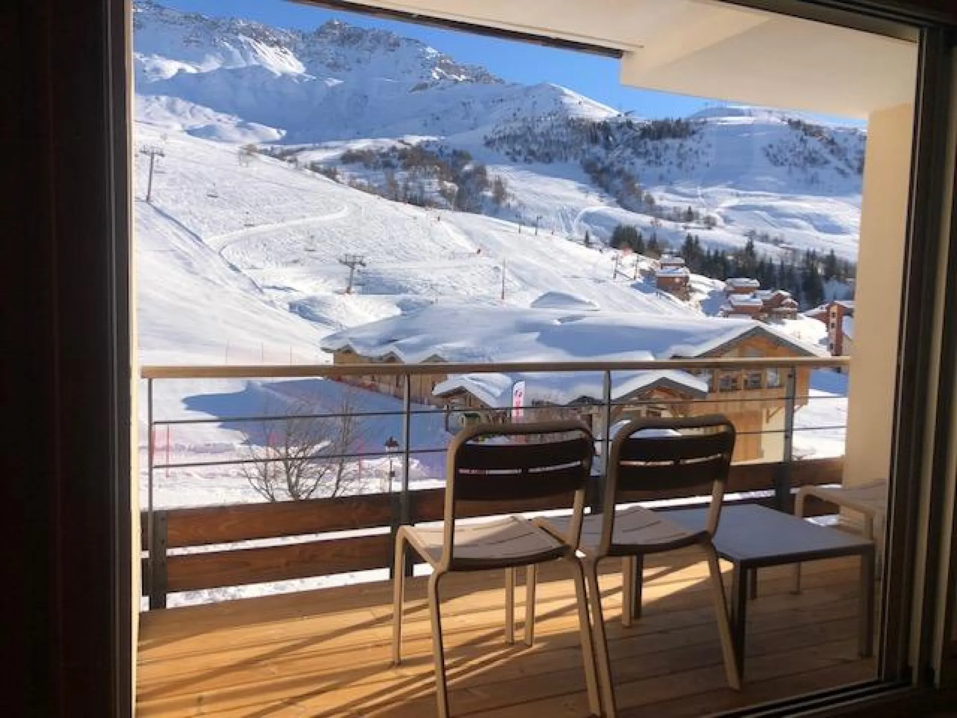 8 personnes coeur de station -75 m2 - 3 chambres - parking privatif couvert