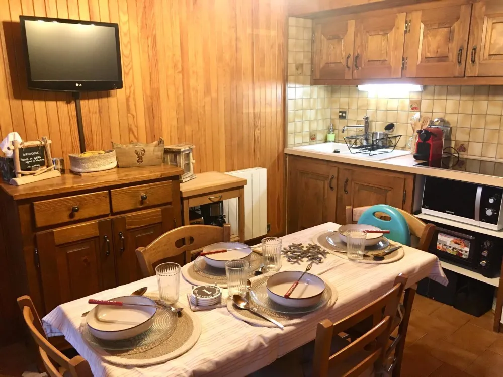 Espace repas, cuisine 
