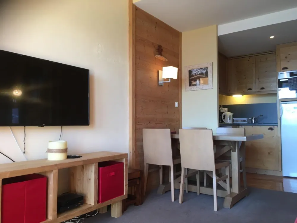 Appartement skis aux pieds vue mont-blanc-les coches-4 pers