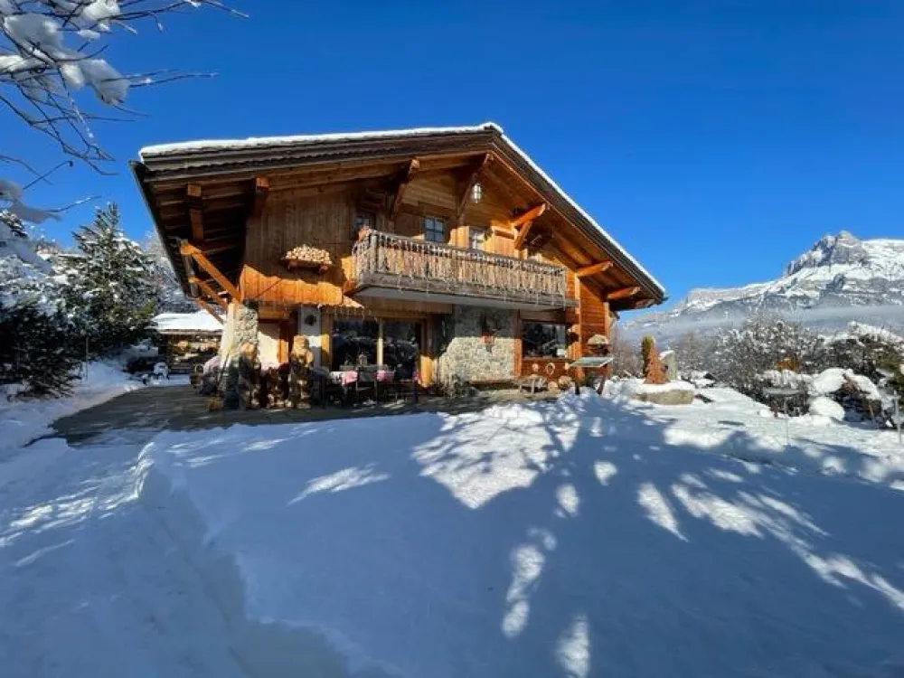 façade Sud Est avec la neige