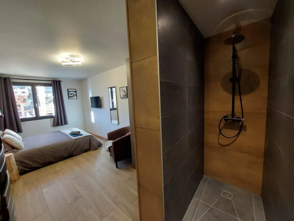 Léonie 5* (8 à 11 personnes)