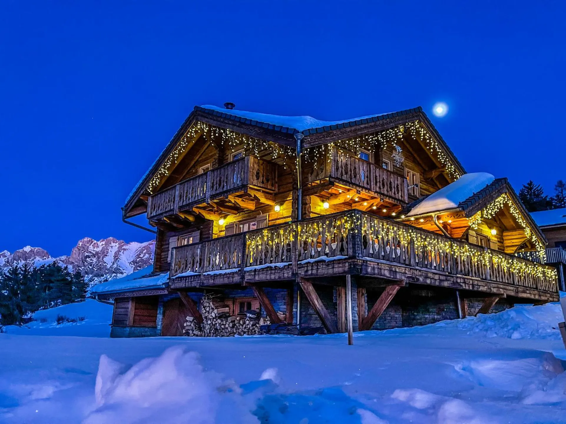 Vue extérieure pour ce splendide chalet typique et confortable qui saura vous faire rêver