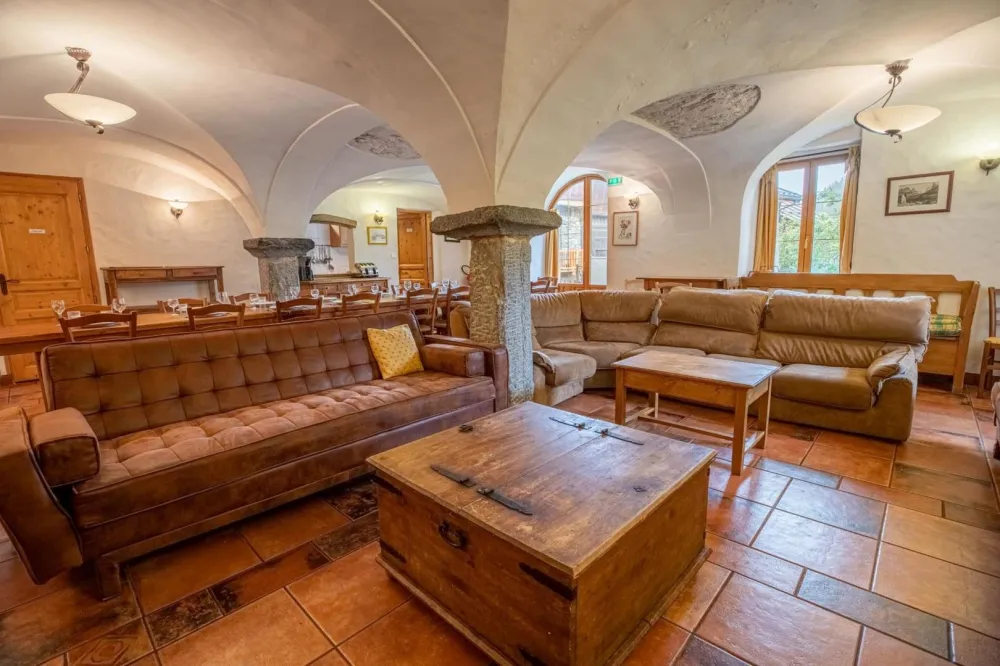 Ancienne ferme dans village jacuzzi sauna label meribel