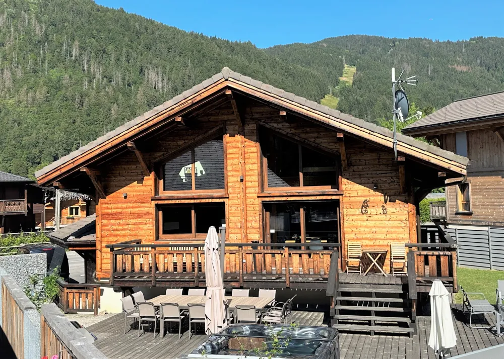 Le magnifique Chalet Paradis Blanc Morzine en été (nouveau spa 2023)