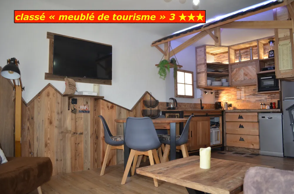 A la nuit : superbe t2 classé 3***  façon chalet de montagne rénové bois massif-tout confort-tout équipé + wifi fibre gratuit et illimité