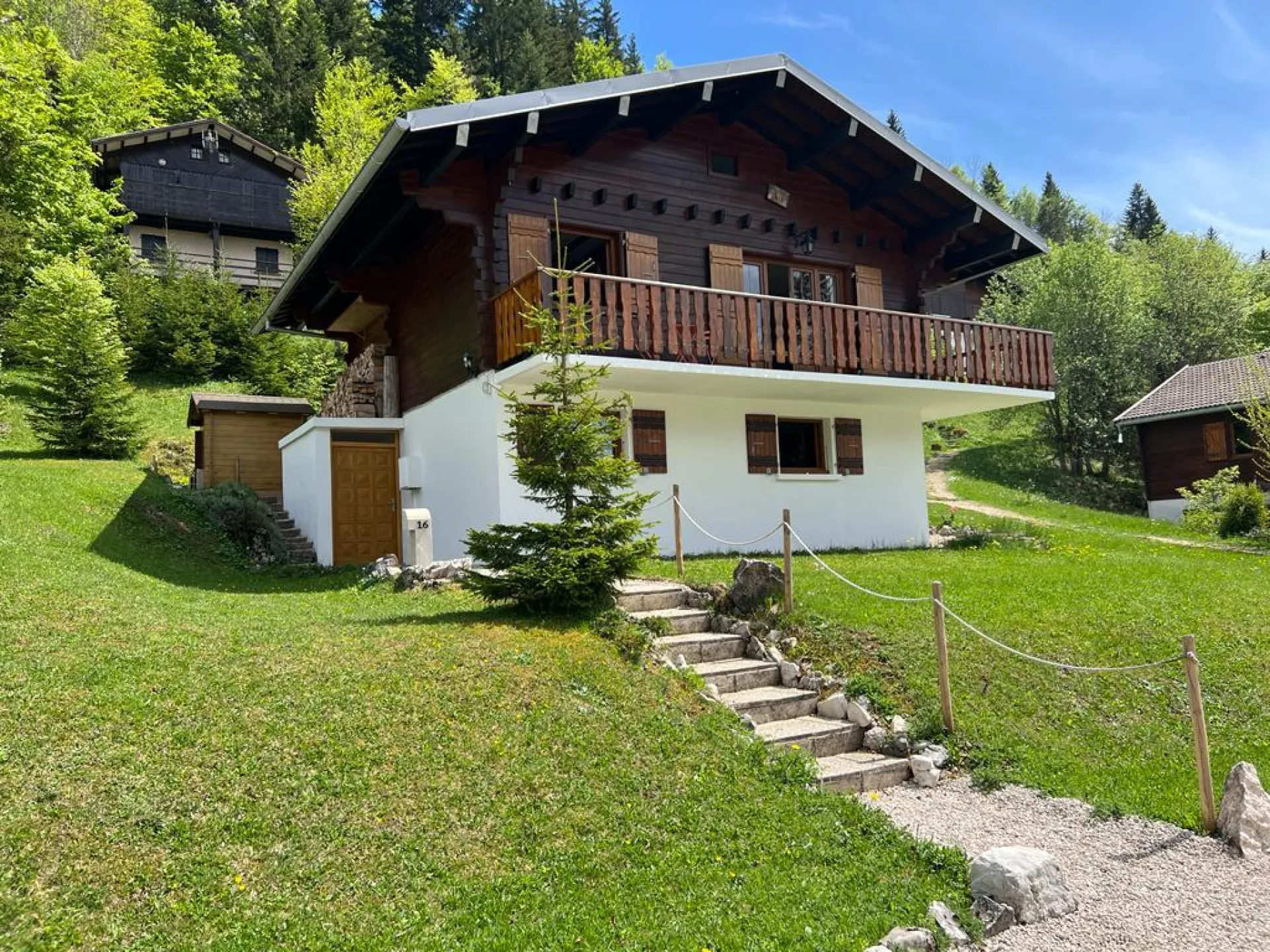 Chalet privé le  p'tit schuss 100 m2 ambiance cosy dans un écrin de verdure à à 150m des pistes pour randonner - classé 3*
