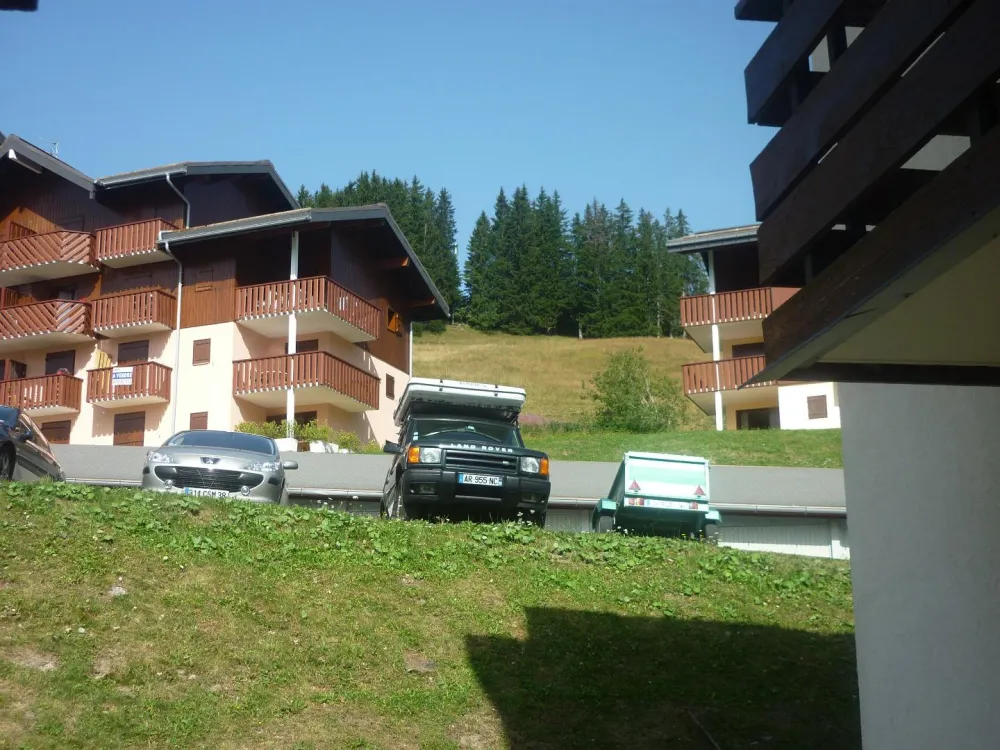 Le parking en été
ETE