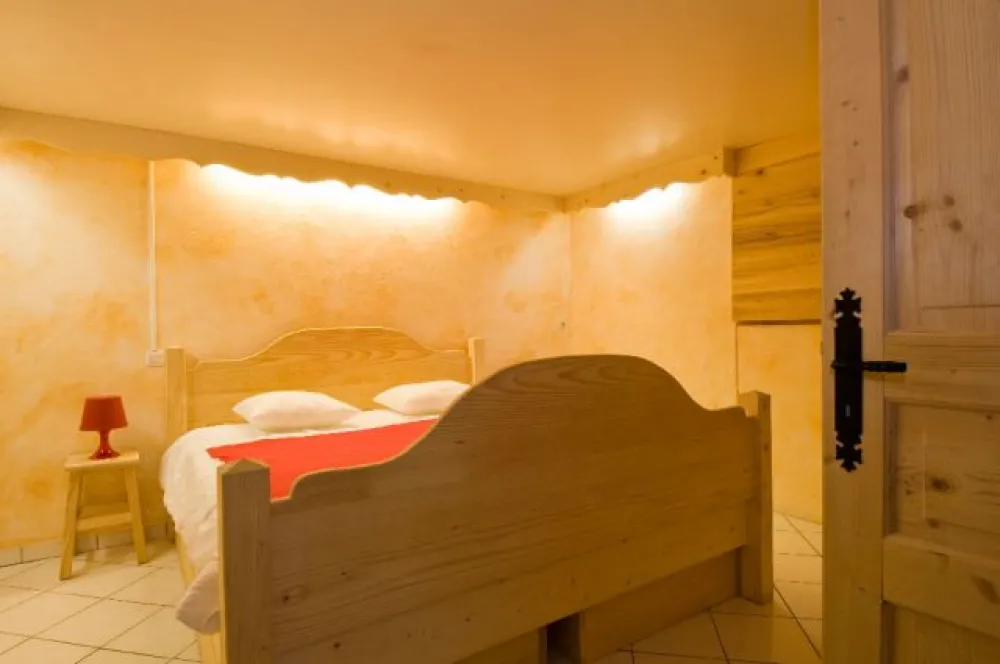 chambre 1 avec son lit king size 2m x 2m