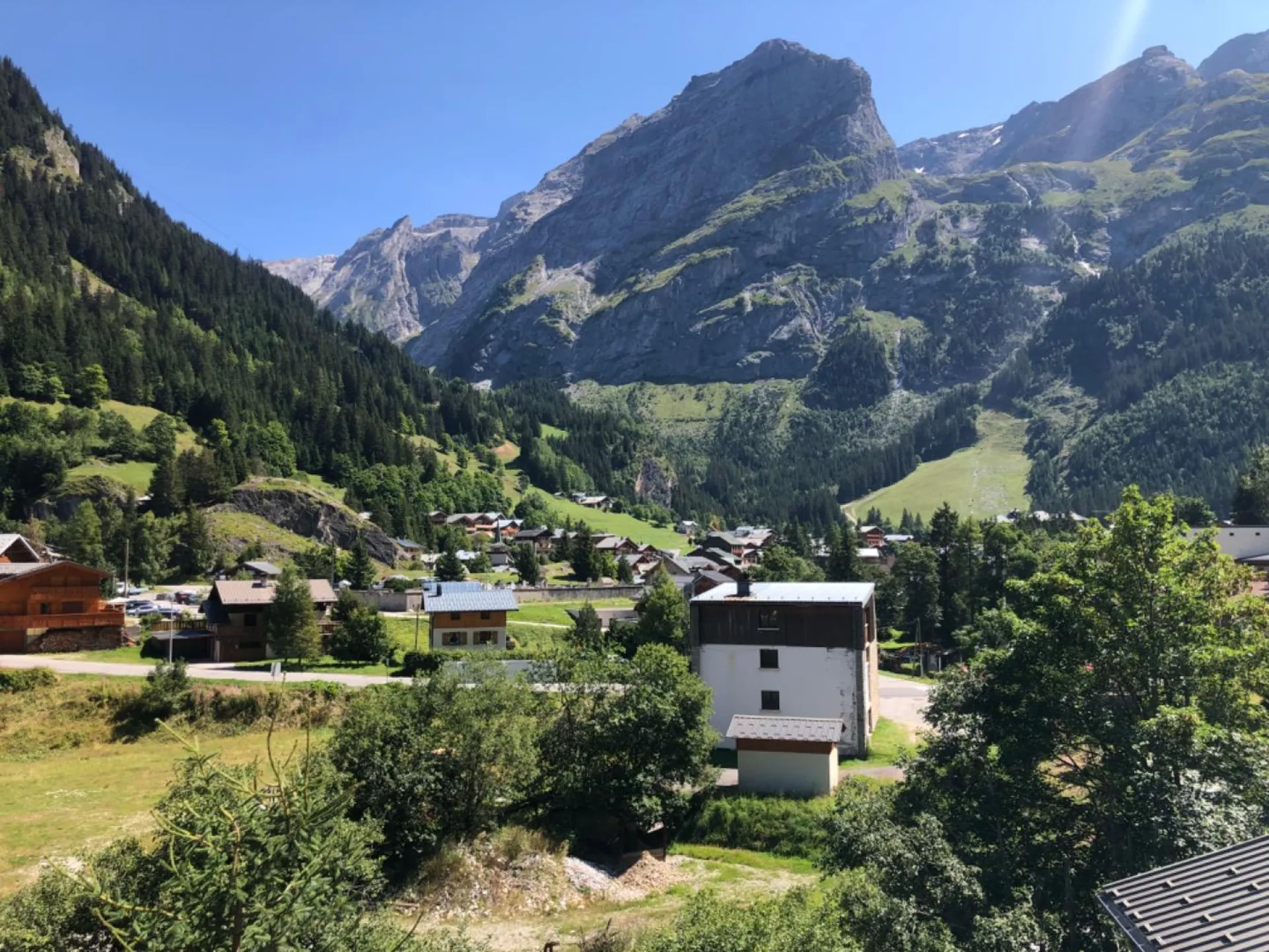 Superbe appartement 3 pièces style chalet-proximité pistes