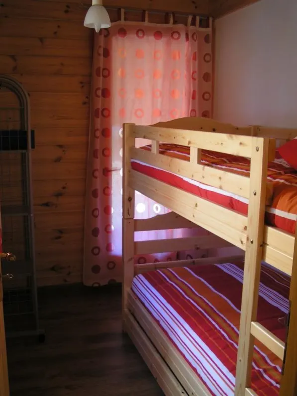 Chambre avec lits superposés