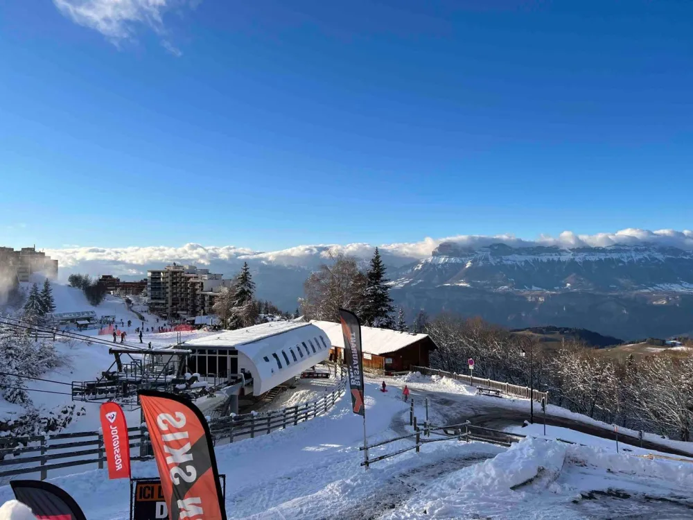 Remontée mécanique le chamois au pied de la résidence