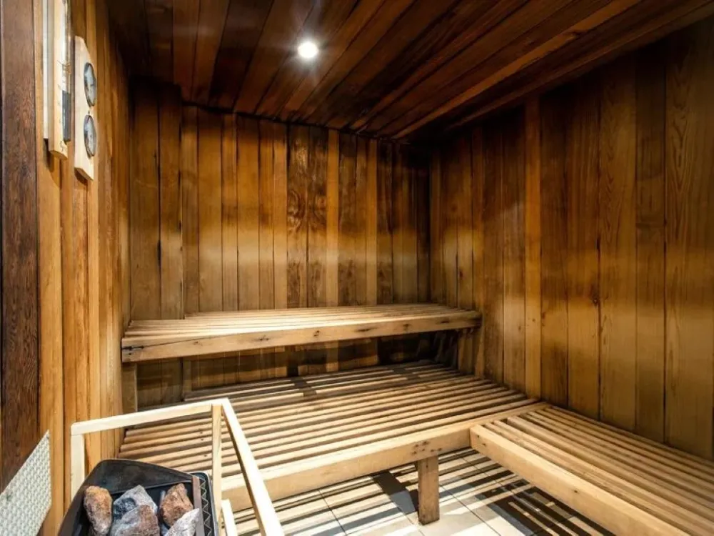 Spacieux duplex, 3 chambres, 6-8 couchages, vue panoramique, résidence premium avec piscine, accès skis aux pieds.
