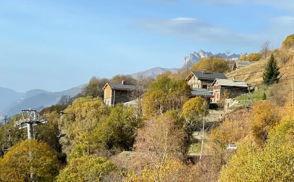 Vue du hameau, Le 194 au milieu