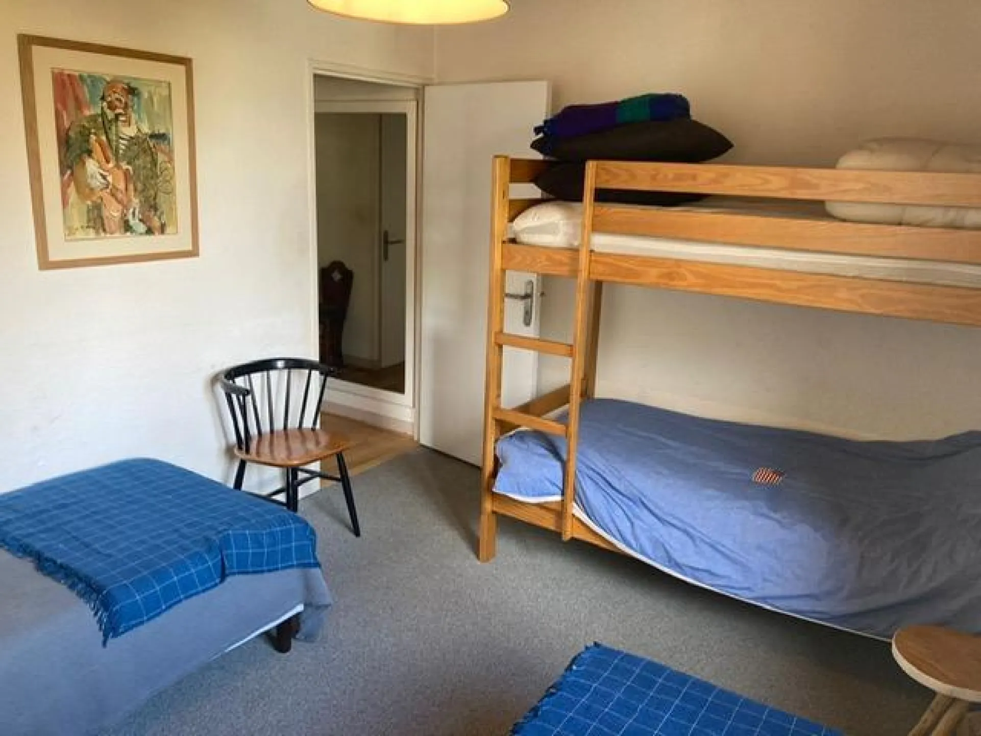 la chambre n°1 vue sur les lits superposés
