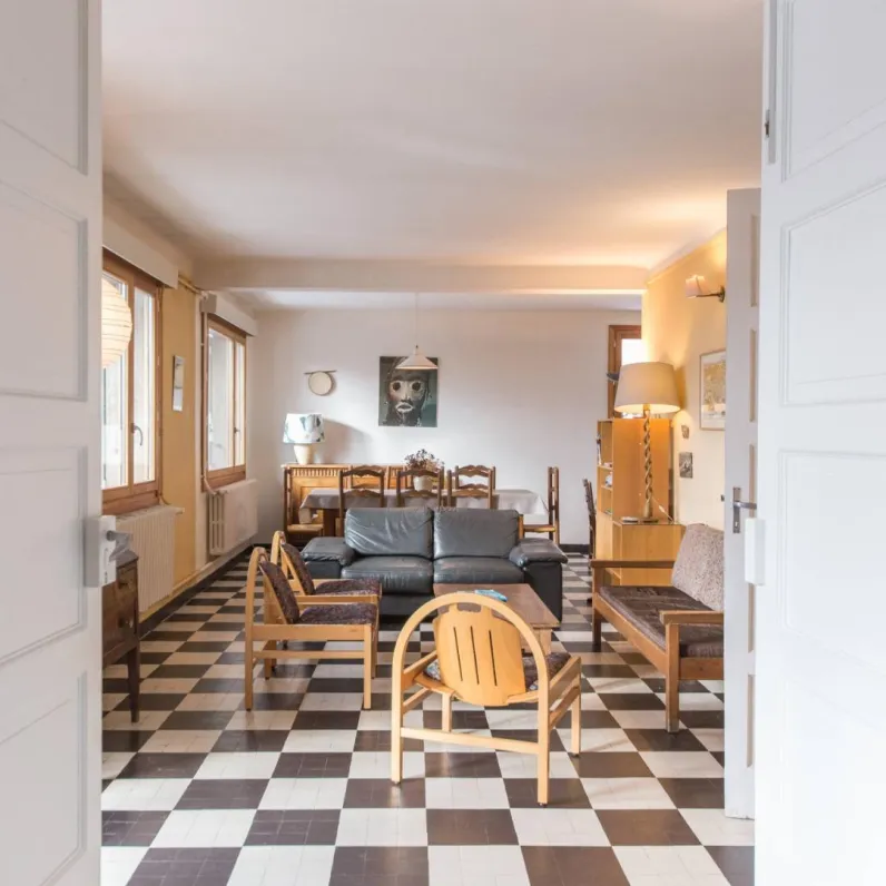 Séjour vu de la chambre, au re-de-chaussée,