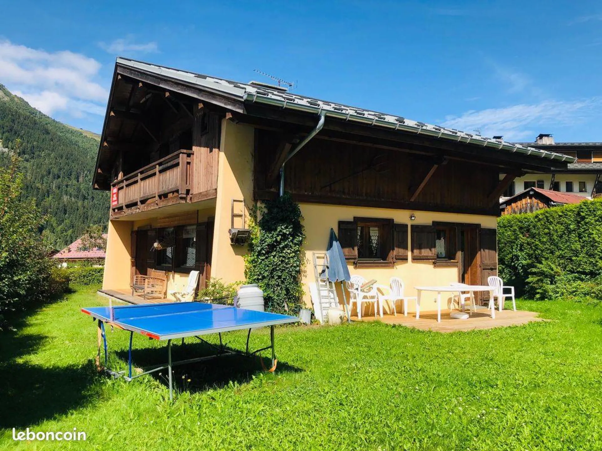Chalet exterieur avec terasse