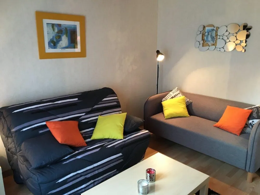 COIN SALON avec possibilité de couchage (canapé convertible)