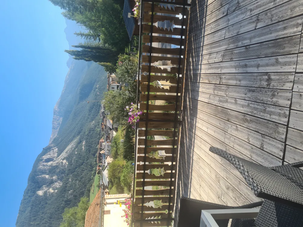 Gite les mélèzes le cembro   piscine chauffée