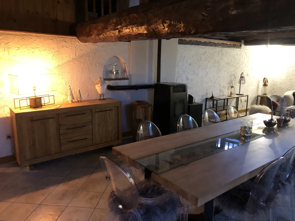 Dining room: a wonderful wood table and always details of decoration elegant and high-standard.