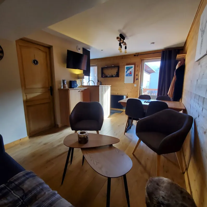 Apt le bel alp pied de pistes 4/6 personnes