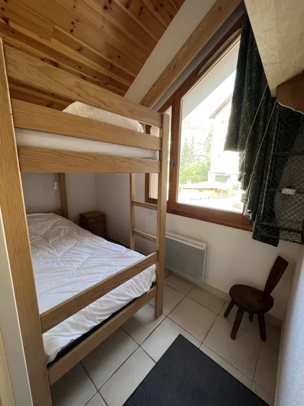 Réf perrin . au coeur du village et très proche des pistes, dans une résidence récente