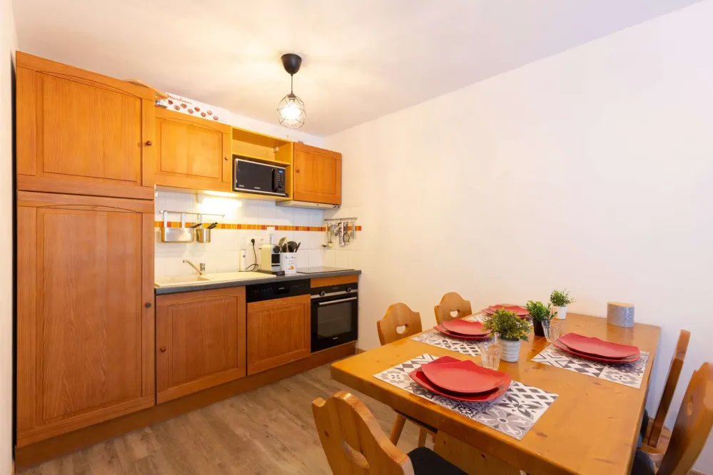 Appartement 6 personnes à vielle-aure – piscine couverte, terrasse avec vue montagne et proche des activités