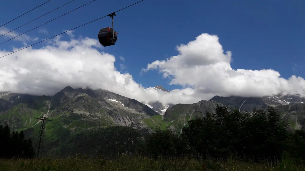 Aux pieds des pistes ! aux hameaux du lay !