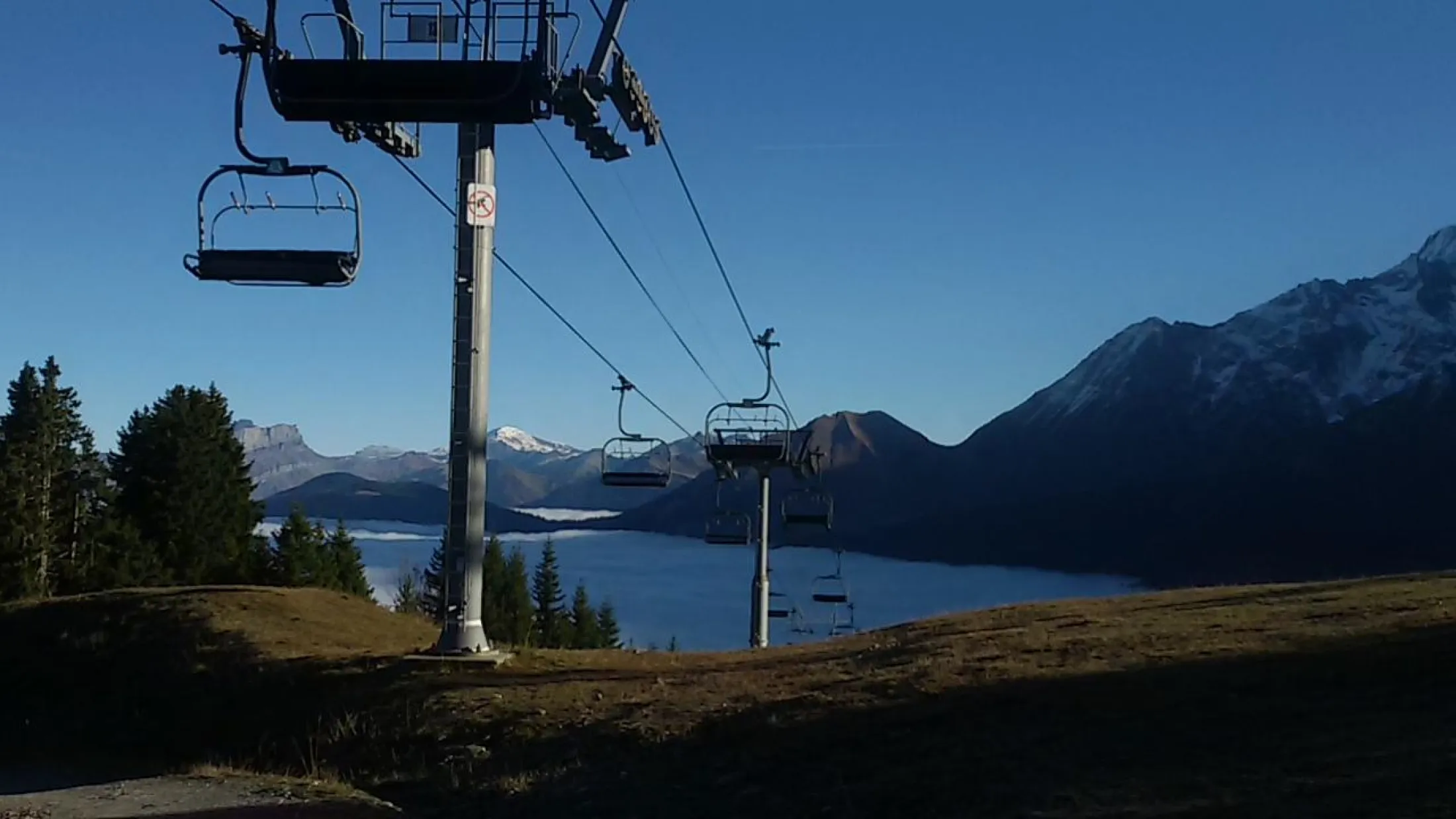 Aux pieds des pistes ! aux hameaux du lay !
