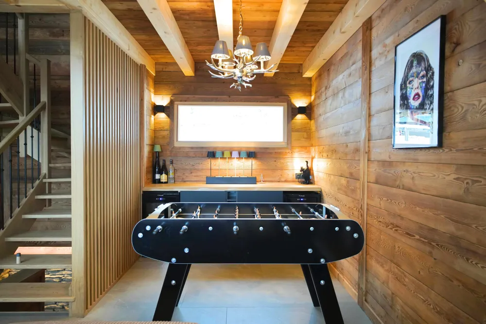Espace détente - billard et caves à vin