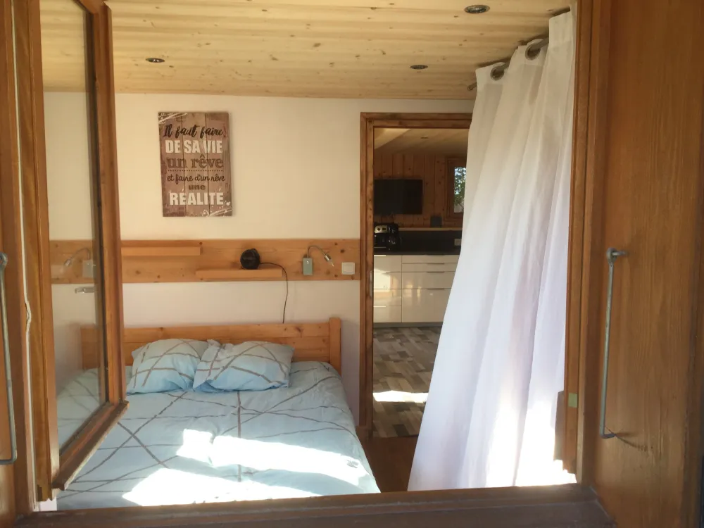 la chambre avec lit double