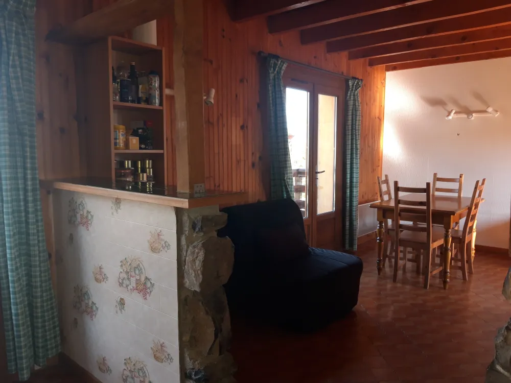 Salon vu de la cuisine