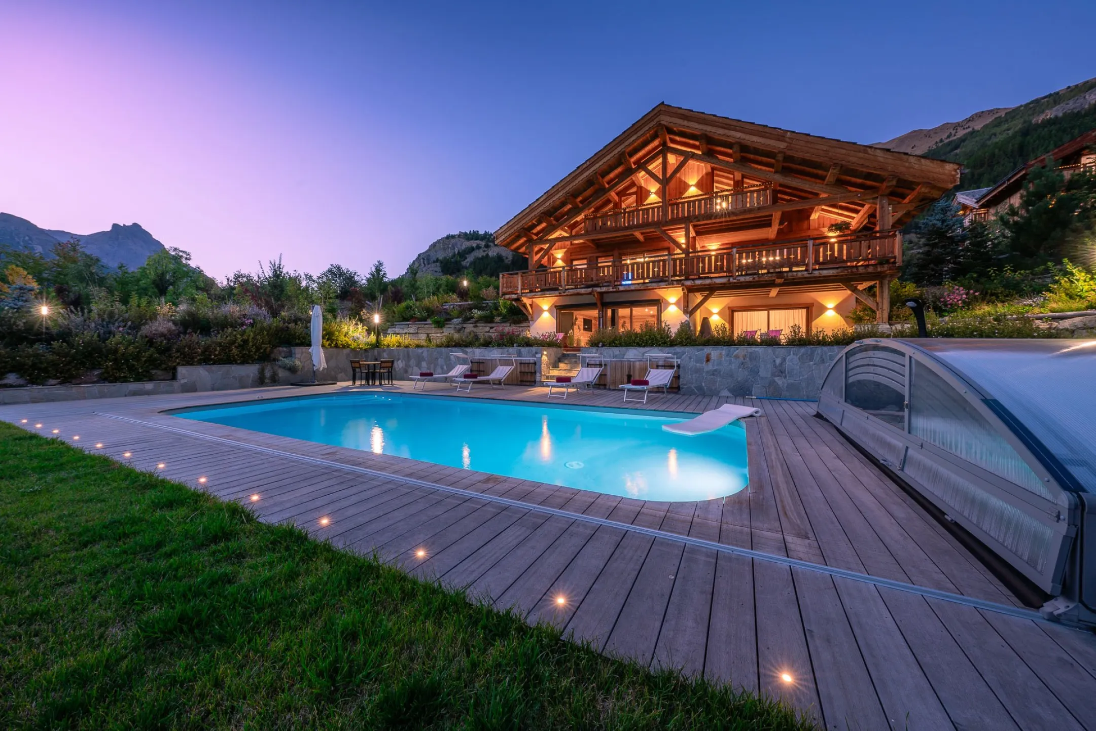 CHALET ÉTOILE CHALET COSY SERRE CHEVALIER
piscine 10mx5m