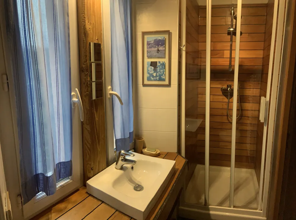Salle d'eau au 1er étage