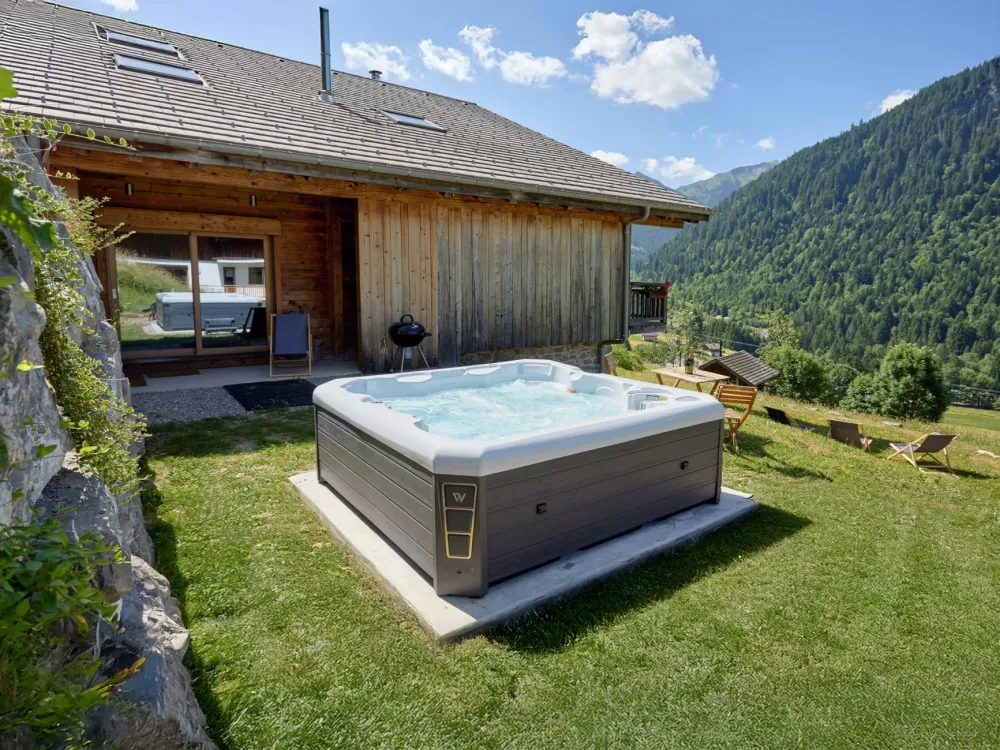 Extérieur été avec jacuzzi