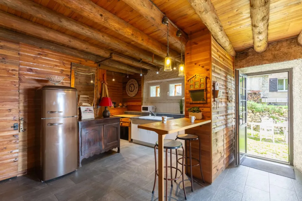 Chalet authentique familiale - saint-lary-soulan-7 couchages- station pla d'adet