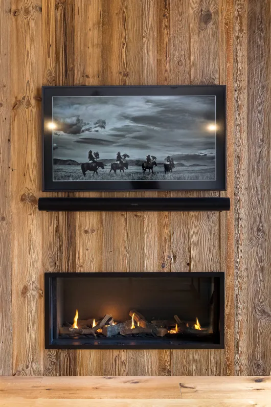 cheminée + TV